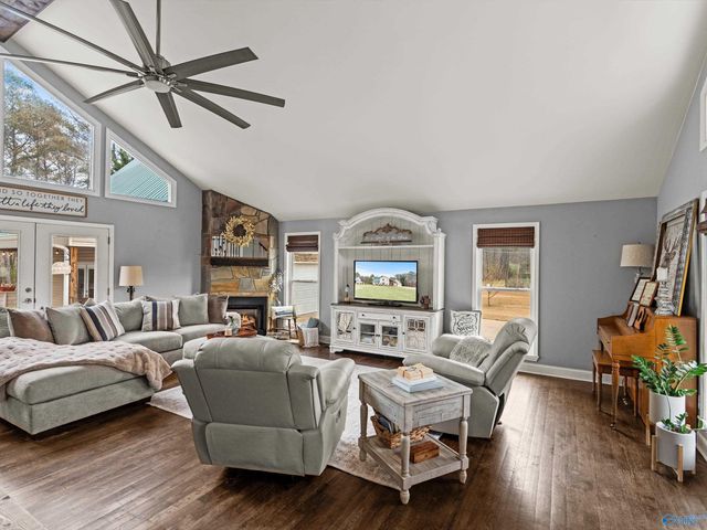 120 Preston Cove Road, Scottsboro, AL 35769