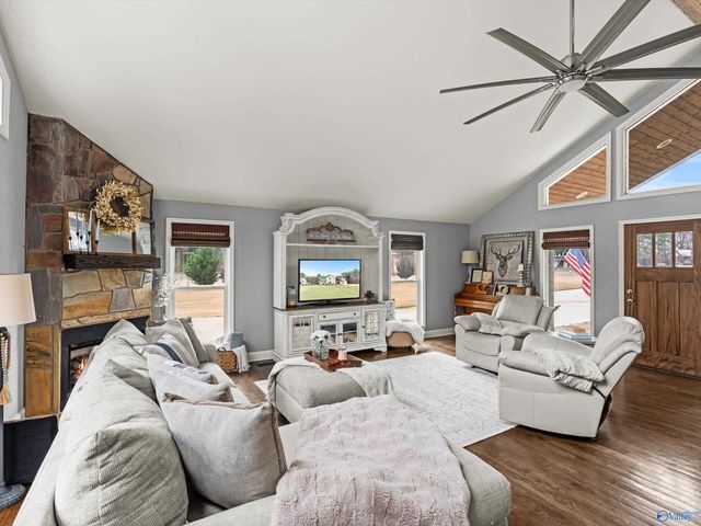 120 Preston Cove Road, Scottsboro, AL 35769