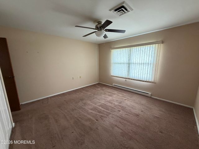 572A Sheffield Court, Lakewood, NJ 08701