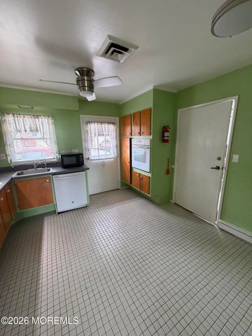 572A Sheffield Court, Lakewood, NJ 08701