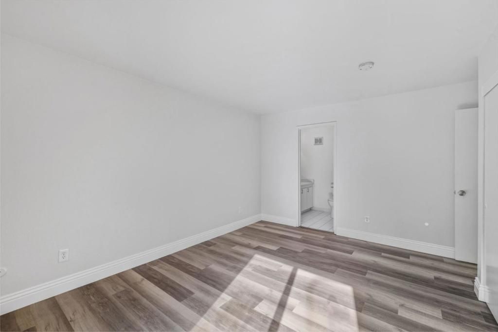 Image 24 of property listing at 305 Tradewinds Drive 7, San Jose, CA 95123