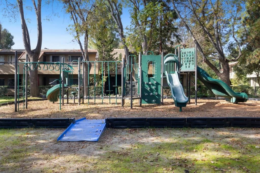 Image 30 of property listing at 305 Tradewinds Drive 7, San Jose, CA 95123