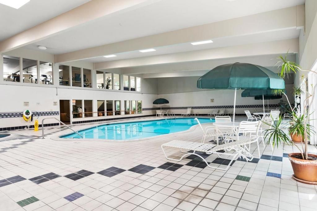 Image 33 of property listing at 305 Tradewinds Drive 7, San Jose, CA 95123