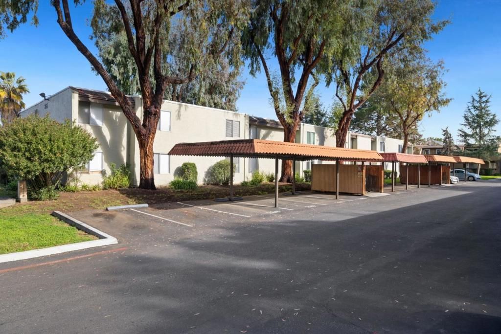 Image 44 of property listing at 305 Tradewinds Drive 7, San Jose, CA 95123