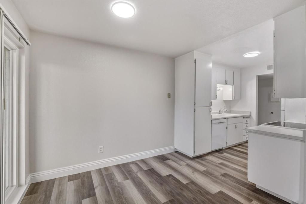 Image 7 of property listing at 305 Tradewinds Drive 7, San Jose, CA 95123