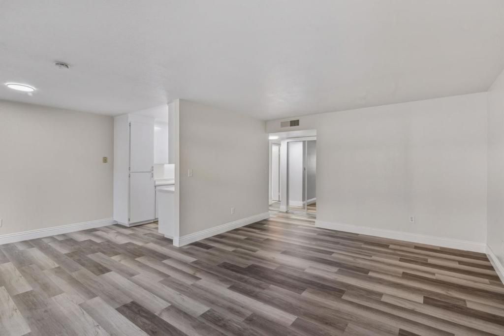 Image 8 of property listing at 305 Tradewinds Drive 7, San Jose, CA 95123