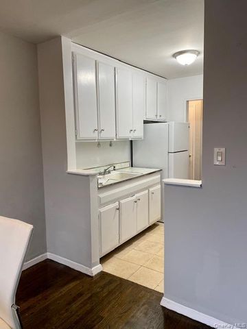 43-60 Douglaston Parkway 101, Douglaston, NY 11363
