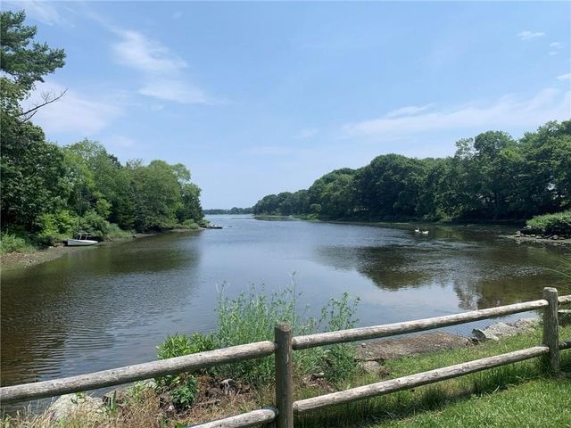 40 Web Avenue 221, North Kingstown, RI 02852