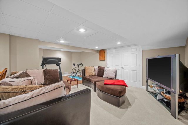 9411 41st AVENUE, Pleasant Prairie, WI 53158