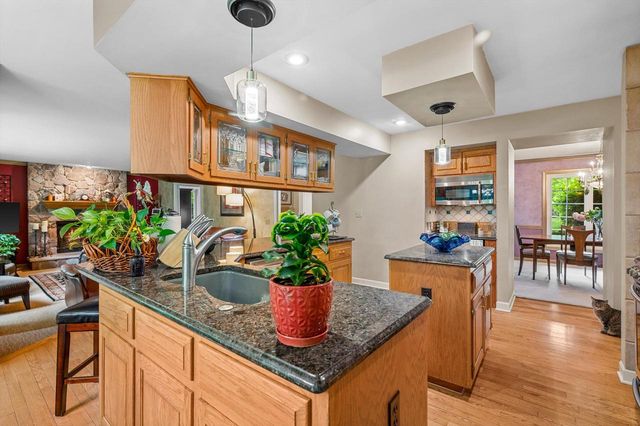 9411 41st AVENUE, Pleasant Prairie, WI 53158