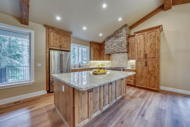 39484 Crest Point Lane, Shaver Lake, CA 93664