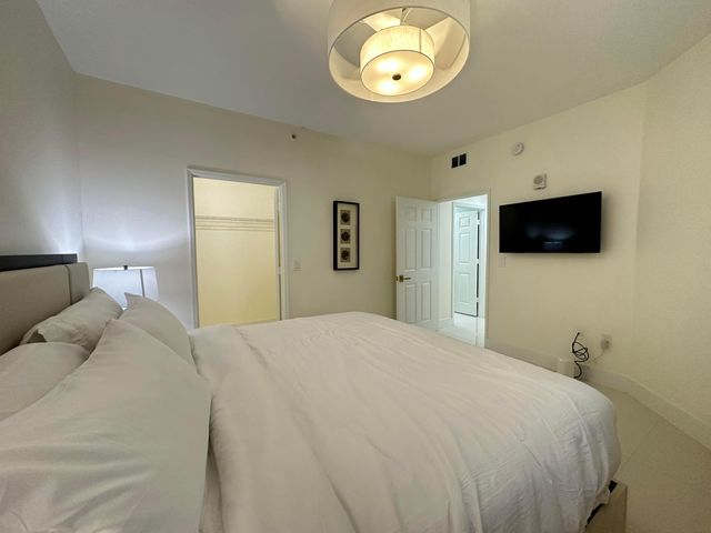 630 S Sapodilla Avenue 110, West Palm Beach, FL 33401