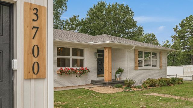 3700 W Kingshighway, Paragould, AR 72450