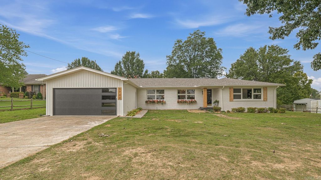 3700 W Kingshighway, Paragould, AR 72450