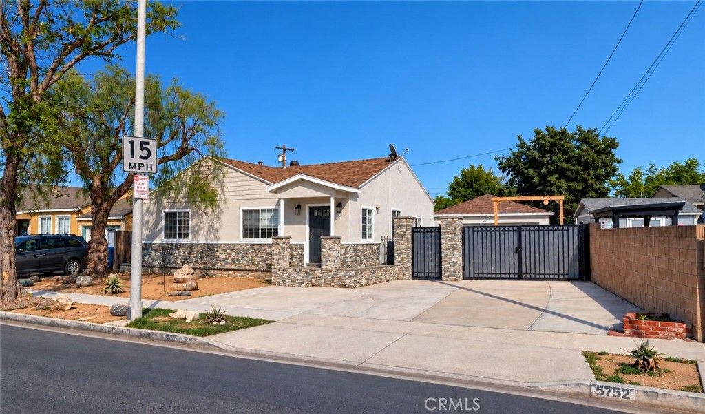 5752 Chestnut, Long Beach, CA 90805 — exterior
