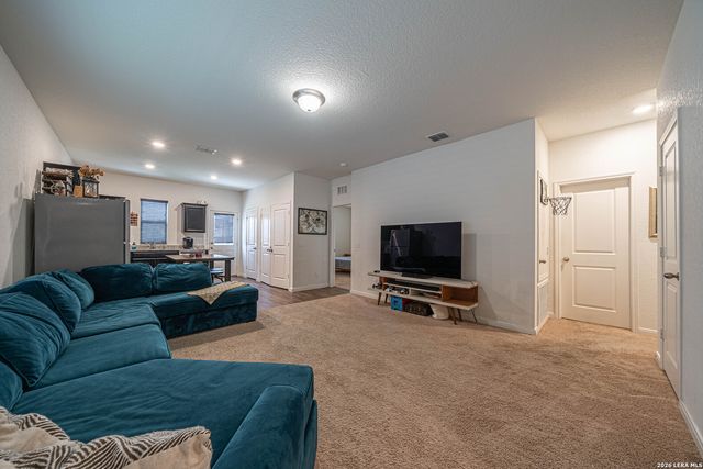 13513 Flower Pond, St Hedwig, TX 78152