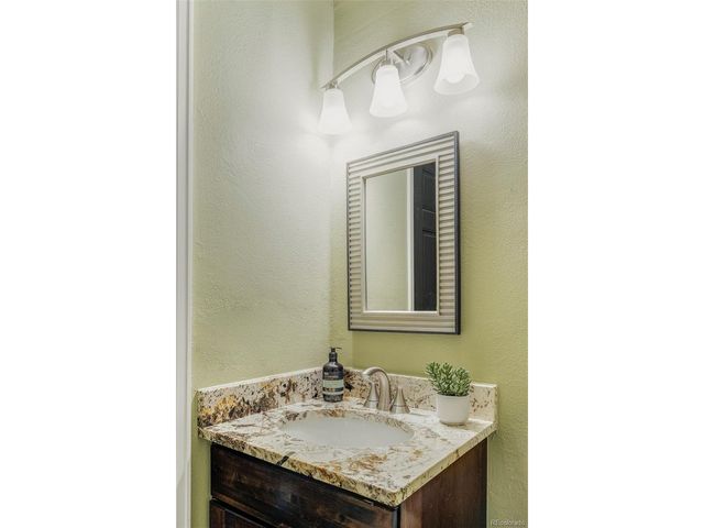 7932 S Vine Ct, Centennial, CO 80122