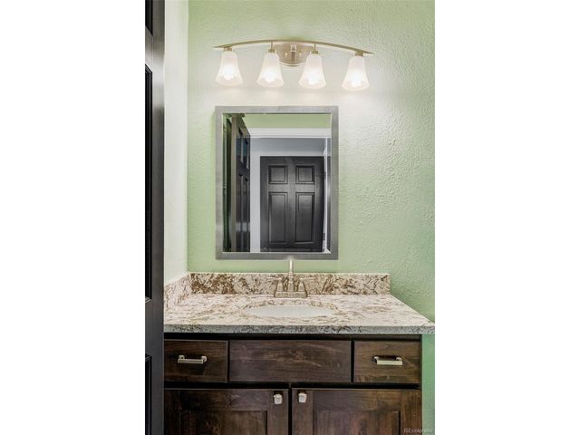 7932 S Vine Ct, Centennial, CO 80122