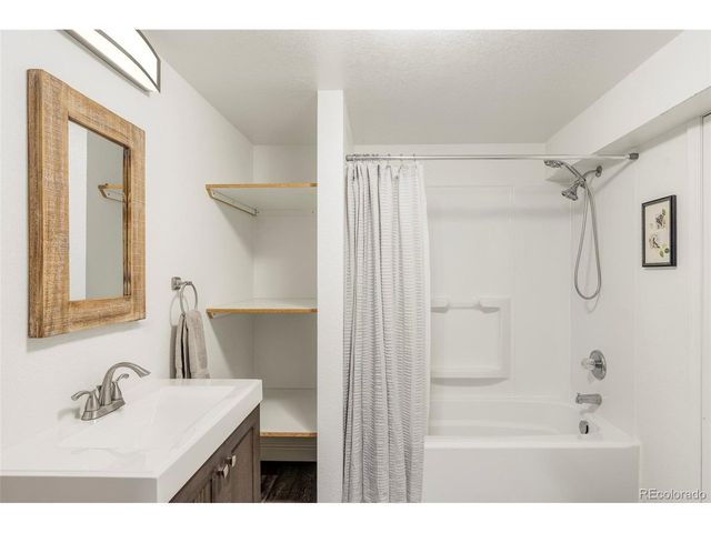 7932 S Vine Ct, Centennial, CO 80122