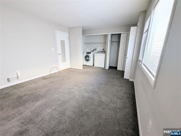 609 River Renaissance C09, East Rutherford, NJ 07073