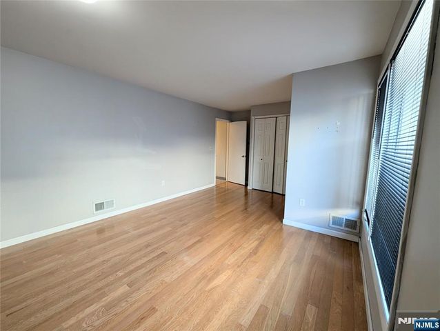 609 River Renaissance C09, East Rutherford, NJ 07073