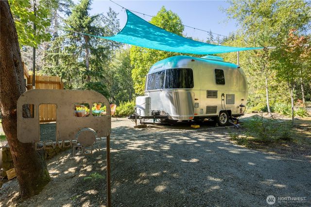 430 E Twilight Way, Allyn, WA 98524