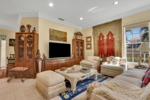 8241 Heritage Club Drive, West Palm Beach, FL 33412