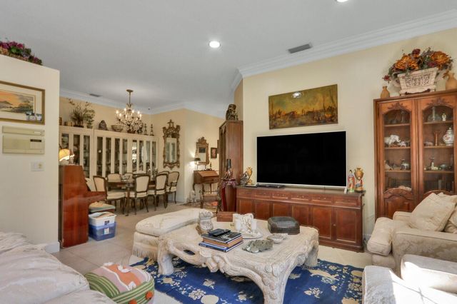 8241 Heritage Club Drive, West Palm Beach, FL 33412