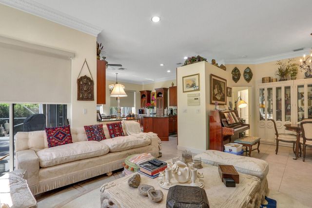 8241 Heritage Club Drive, West Palm Beach, FL 33412