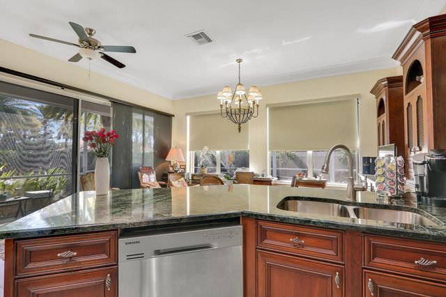 8241 Heritage Club Drive, West Palm Beach, FL 33412