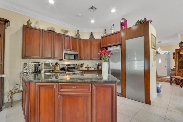 8241 Heritage Club Drive, West Palm Beach, FL 33412