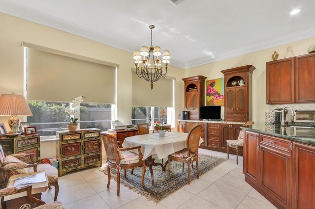 8241 Heritage Club Drive, West Palm Beach, FL 33412