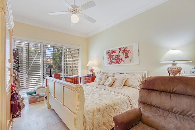 8241 Heritage Club Drive, West Palm Beach, FL 33412