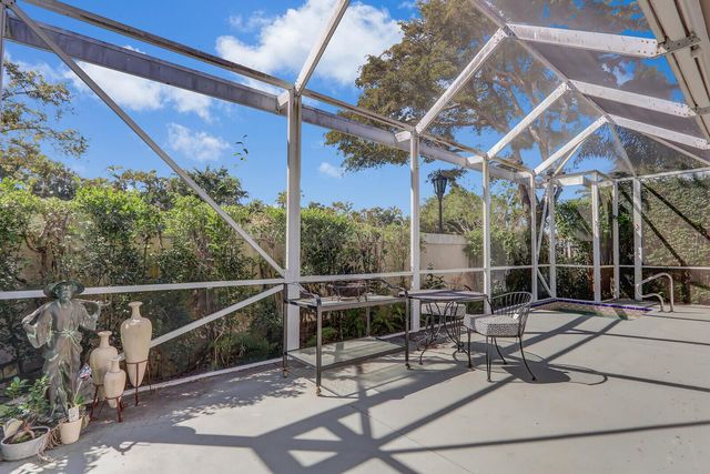 8241 Heritage Club Drive, West Palm Beach, FL 33412
