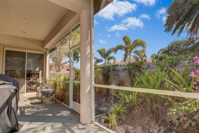 8241 Heritage Club Drive, West Palm Beach, FL 33412