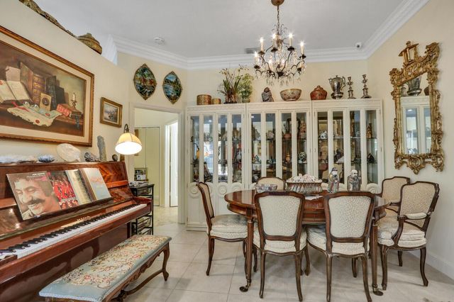 8241 Heritage Club Drive, West Palm Beach, FL 33412