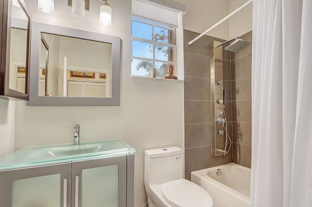 8241 Heritage Club Drive, West Palm Beach, FL 33412
