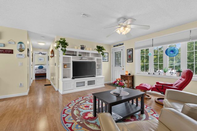 8 Hampton Street, Concord, NH 03301
