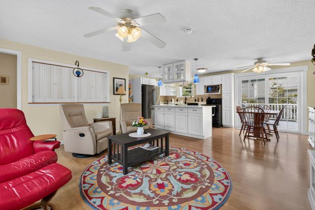 8 Hampton Street, Concord, NH 03301