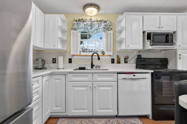 8 Hampton Street, Concord, NH 03301