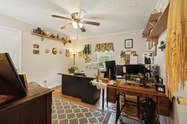 319 Hogan Rd, Gordonsville, TN 38563