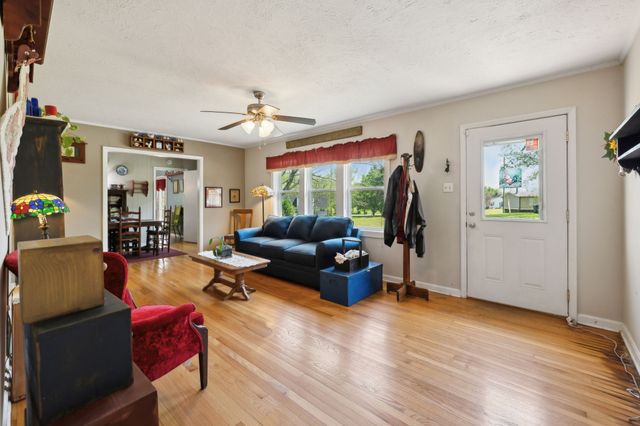 319 Hogan Rd, Gordonsville, TN 38563