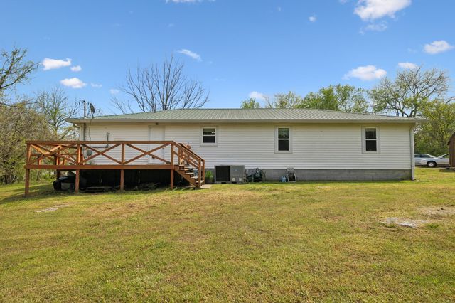 319 Hogan Rd, Gordonsville, TN 38563