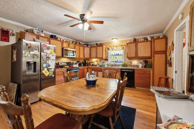 319 Hogan Rd, Gordonsville, TN 38563