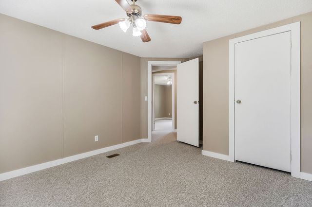 572 Lakeside Rd, Byrdstown, TN 38549