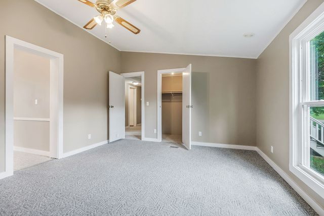 572 Lakeside Rd, Byrdstown, TN 38549