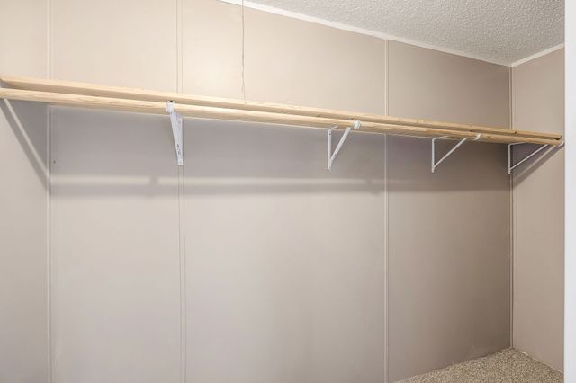 572 Lakeside Rd, Byrdstown, TN 38549