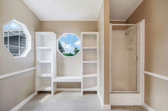 572 Lakeside Rd, Byrdstown, TN 38549