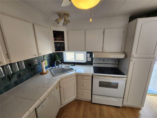 305 BATAN COURT, Bradenton, FL 34207