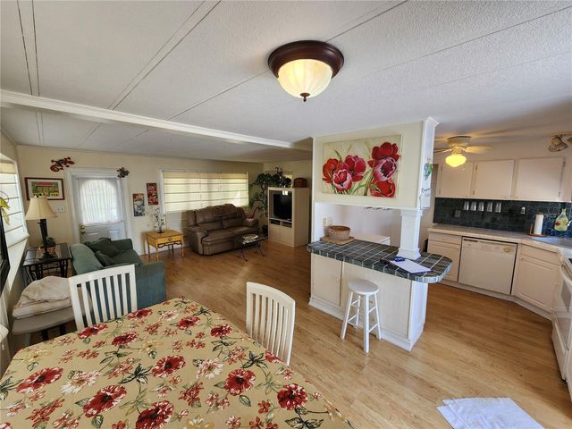 305 BATAN COURT, Bradenton, FL 34207